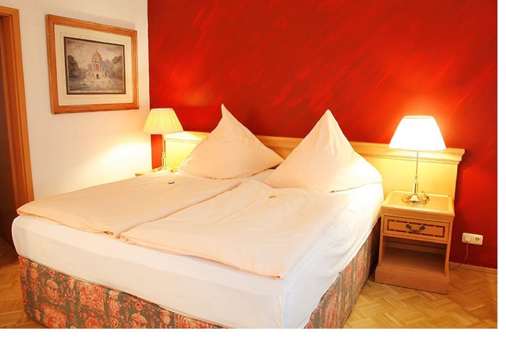 Hotel Weinhaus Wöhler Schwerin  Zimmer foto