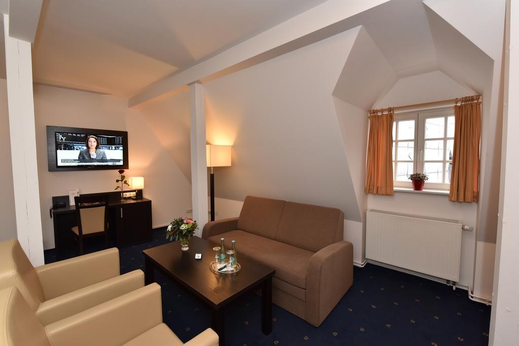 Hotel Weinhaus Wöhler Schwerin  Zimmer foto